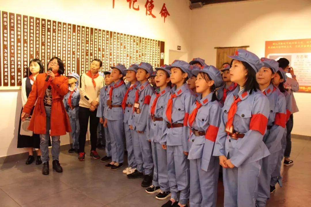 【十大外围足球平台app】
占据红色教育高地 结构中文域名有望实现跨越式生长应用(图4)