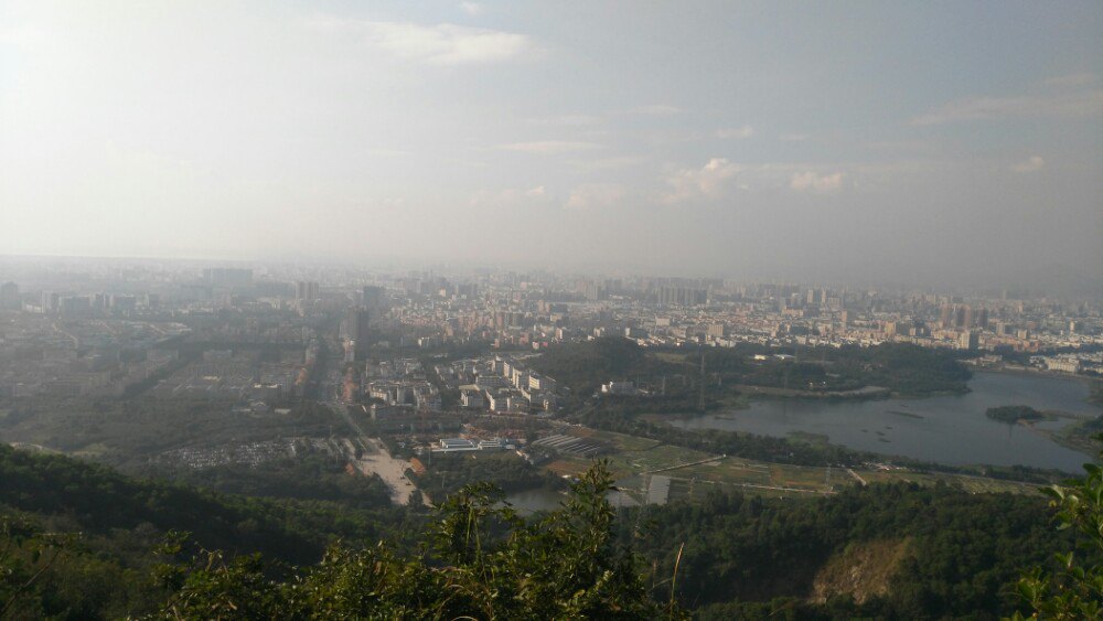 中小学校服管理有新规家长、学生可参与校服选用‘十大外围足球大平台’(图2) 十大外围足球平台app手机版