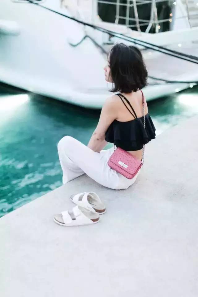 十大外围足球平台app:衣柜门材料有哪些?衣柜门如何选购?(图1) 十大外围足球平台app