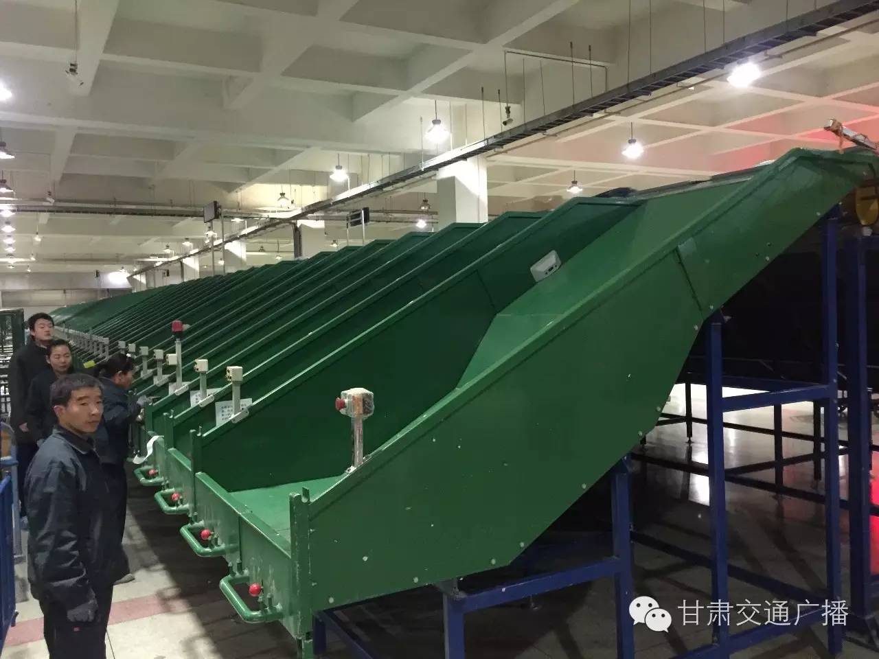 “十大外围足球大平台”拒绝冷漠 感受关怀 月星在行动(图2) 十大外围足球平台app手机版